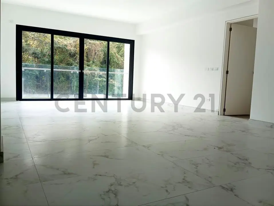 Lujoso y Confortable Apartamento en Venta en Macaracuay con Financiamiento - 3