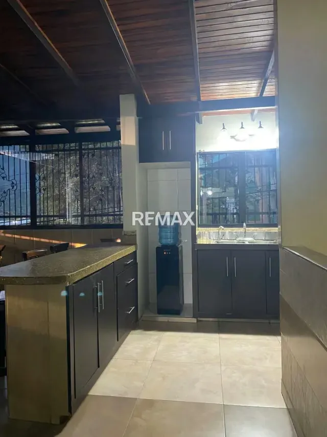 Hermoso Apartamento en Venta Ubicado en la Calle Bolívar Municipio Escuque Edo. Trujillo - 4