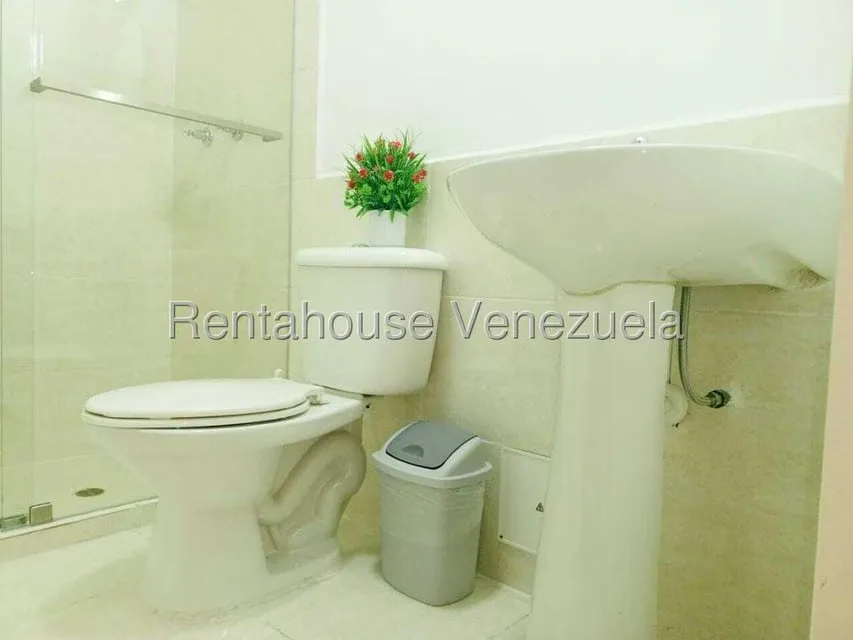 Apartamento (1 Nivel) en Venta en Triangulo del Este, Lara - 12