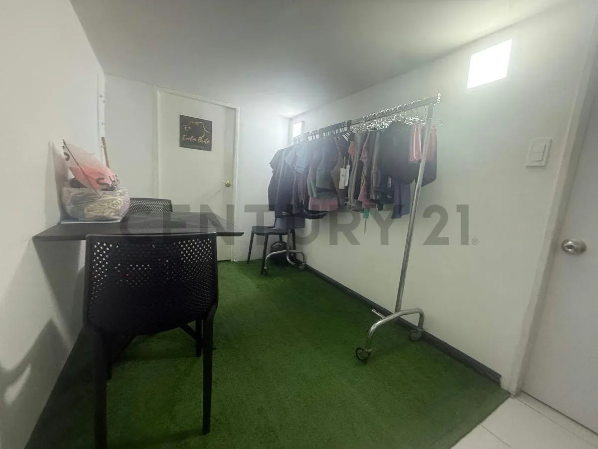 ¡Oportunidad de Inversión en el C.C. La Villa, Montalbán! - 6