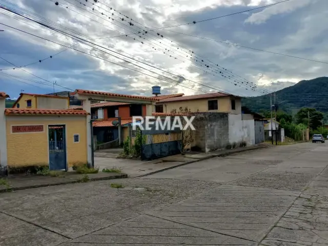 CASA BIFAMILIAR CON DOBLE ACCESO en venta - 15