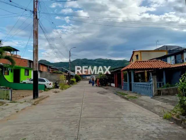 CASA BIFAMILIAR CON DOBLE ACCESO en venta - 17