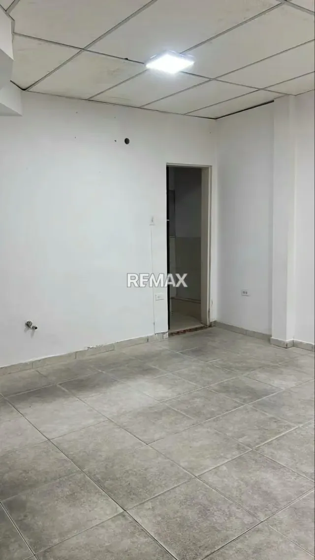 Local Comercial en Venta N° 21 Centro Comercial Plaza la Cruz-Cabudare - 4