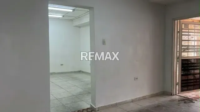 Local Comercial en Venta N° 21 Centro Comercial Plaza la Cruz-Cabudare - 8