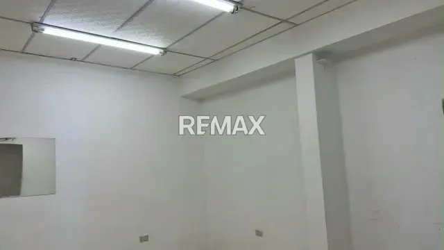 Local Comercial en Venta N° 21 Centro Comercial Plaza la Cruz-Cabudare - 9