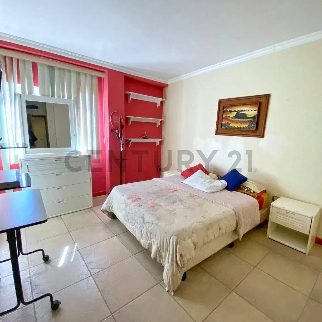 TOWNHOUSE EN LECHERÍA: EXCLUSIVIDAD Y ACCESO PRIVADO A LA PLAYA - 19