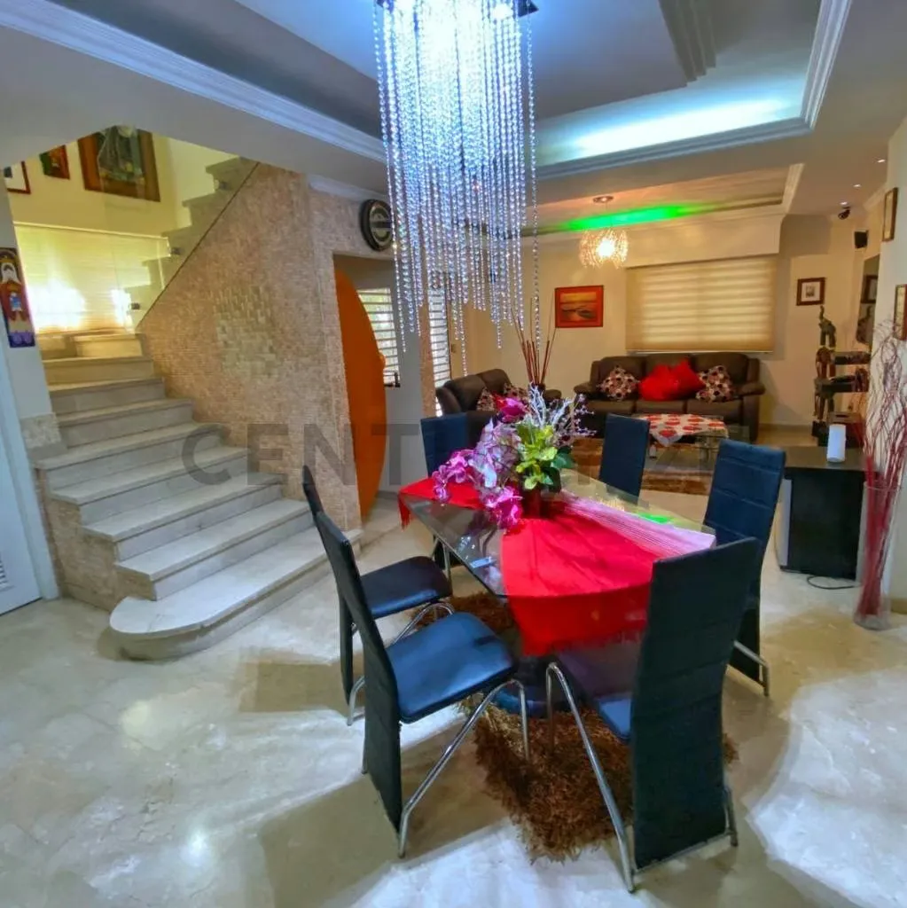 TOWNHOUSE EN LECHERÍA: EXCLUSIVIDAD Y ACCESO PRIVADO A LA PLAYA - 7