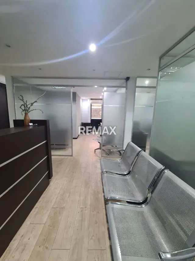 En Alquiler Oficina En La Cedeño Edificio Torre 4 - 4