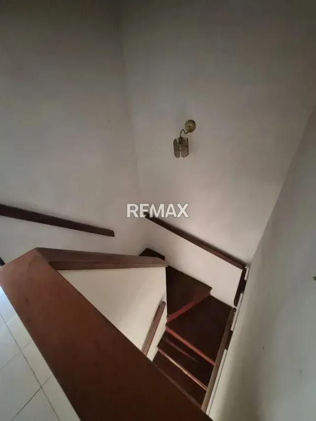 En venta Townhouse Para Remodelar, Urb. Maneiro - Conjunto Residencial El Retiro - 11