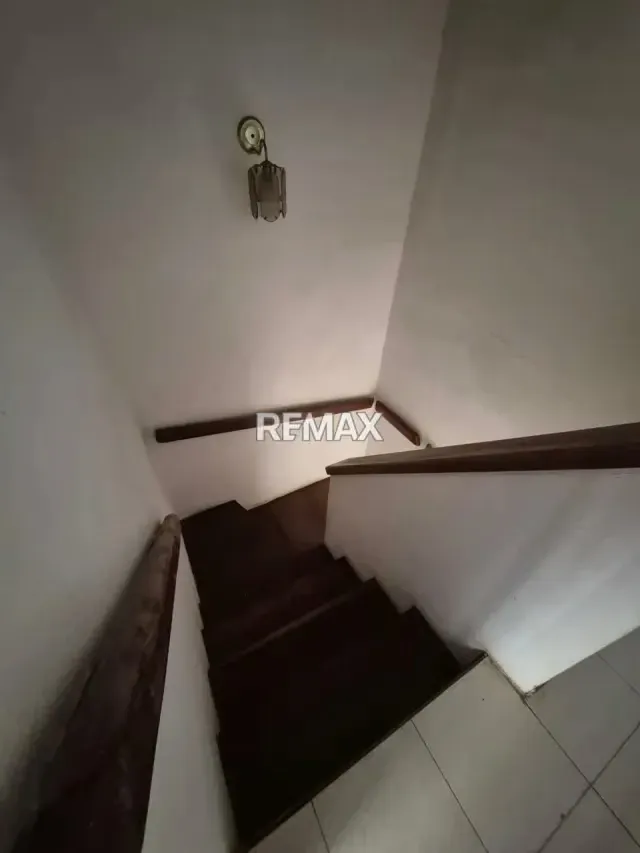 En venta Townhouse Para Remodelar, Urb. Maneiro - Conjunto Residencial El Retiro - 9