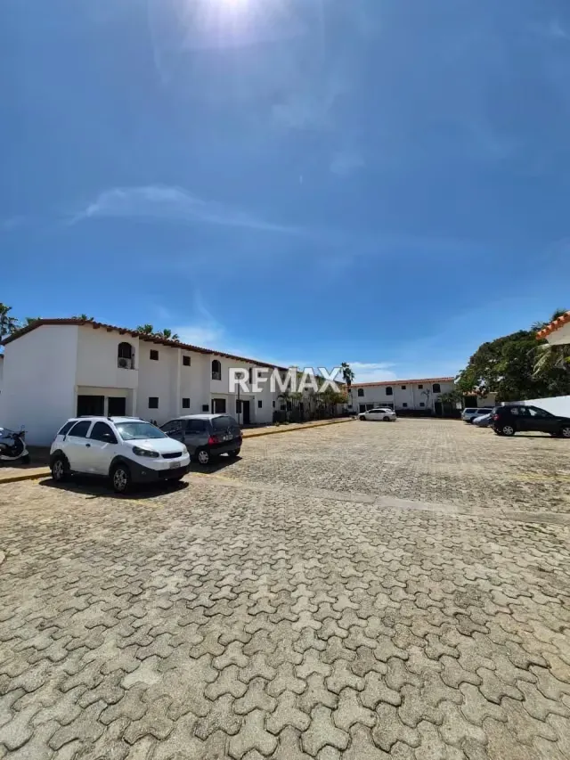 En venta Townhouse Para Remodelar, Urb. Maneiro - Conjunto Residencial El Retiro - 10