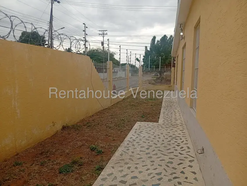 Casa (1 Nivel) en Alquiler en Tamare, Zulia - 23