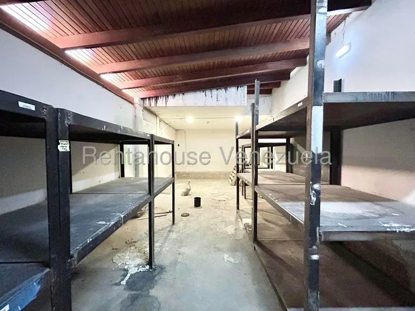 Casa (1 Nivel) en Alquiler en Chuao, Distrito Metropolitano - 16