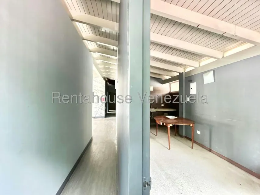 Casa (1 Nivel) en Alquiler en Chuao, Distrito Metropolitano - 33