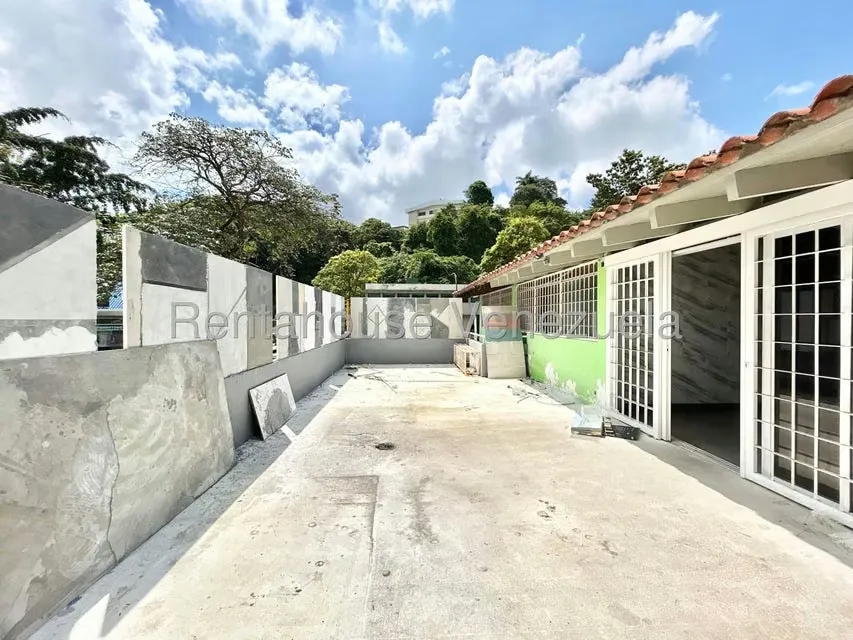 Casa (1 Nivel) en Alquiler en Chuao, Distrito Metropolitano - 38