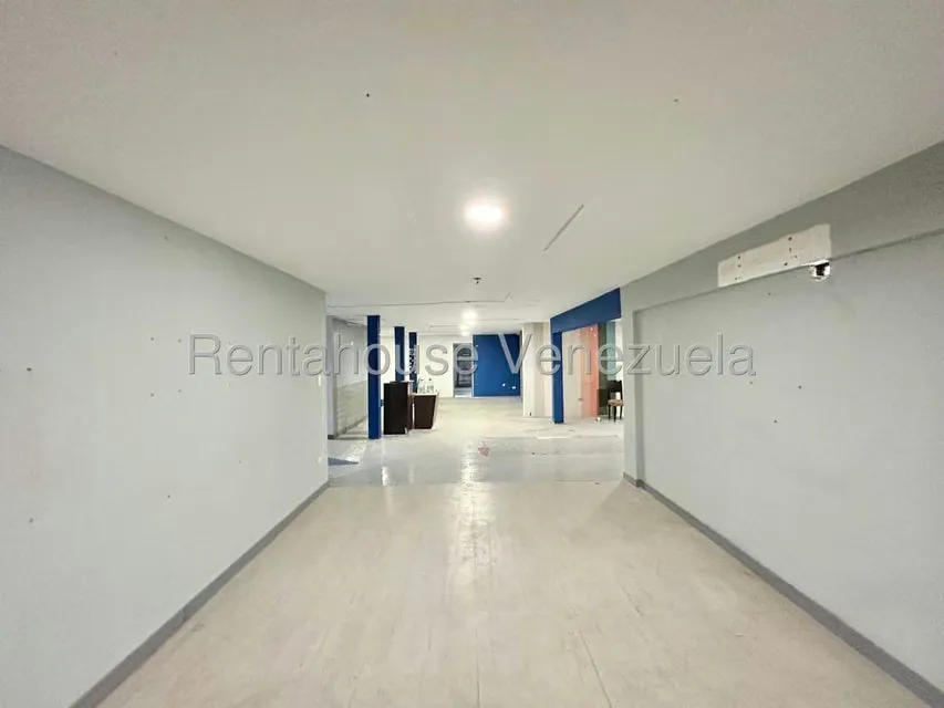 Casa (1 Nivel) en Alquiler en Chuao, Distrito Metropolitano - 8