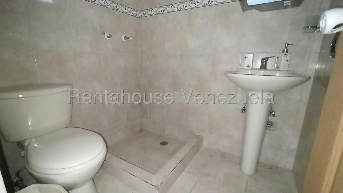 Casa (Multipes Niveles) en Venta en Cerro Alto, Miranda - 42