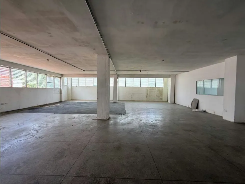 Se alquila piso industrial 600m2 El Llanito 6098