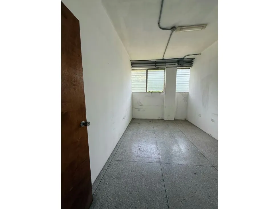 Se alquila piso industrial 600m2 El Llanito 6098 - 5
