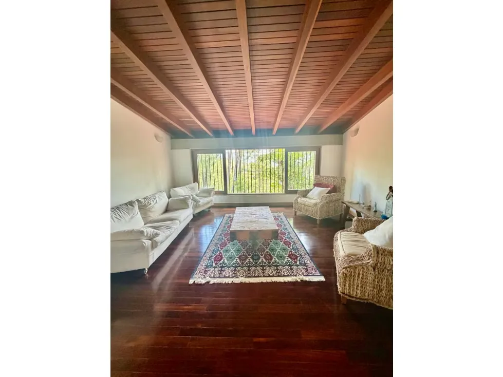 Se Vende casa 680m2 Cerro Verde 6553 - 13