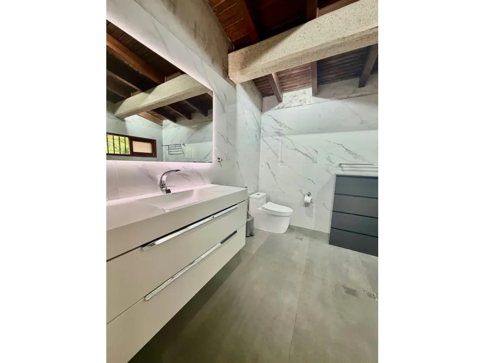 Se Vende casa 680m2 Cerro Verde 6553 - 10