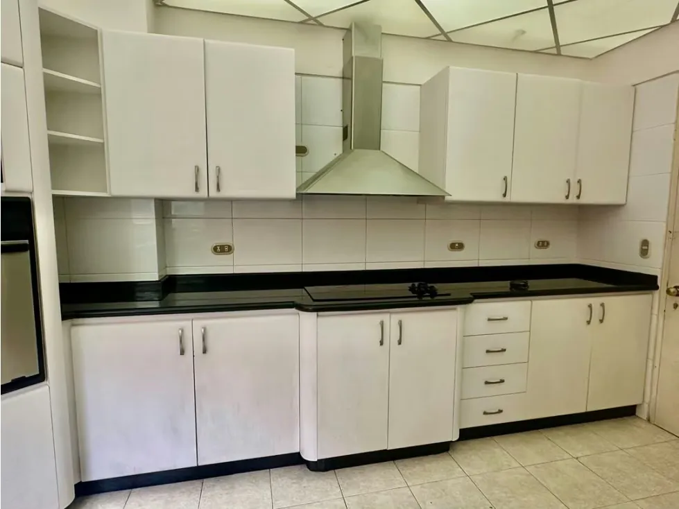 Se alquila Apto 278m² 4h+s/4b+s/4 Colinas de Valle Arriba - 7