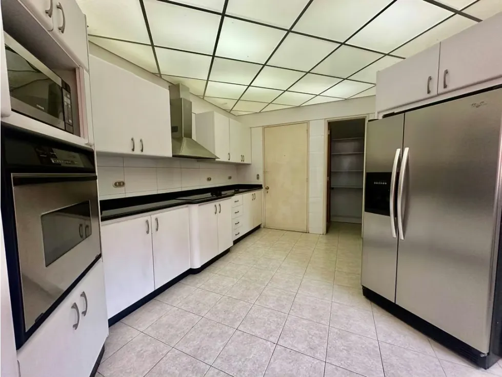 Se alquila Apto 278m² 4h+s/4b+s/4 Colinas de Valle Arriba - 10