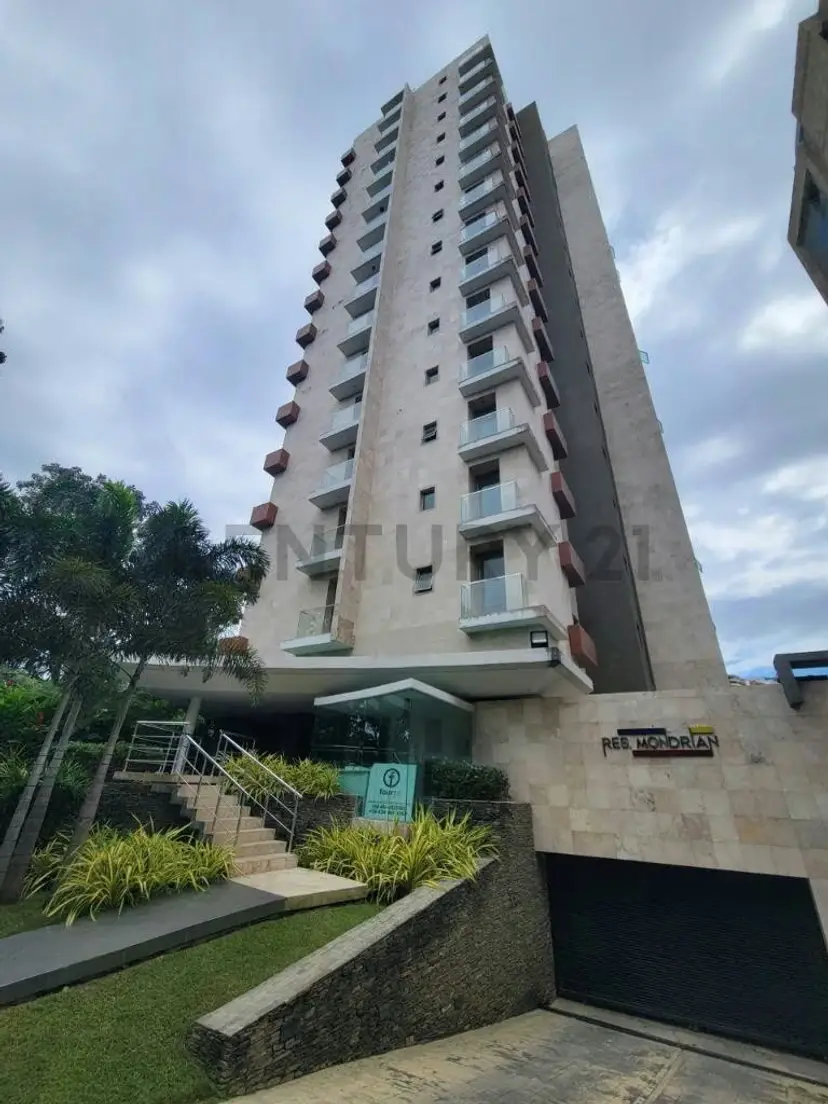 Venta de Pent-House en Obra Gris Residencias Mondriam, Urb. El Bosque, Valencia