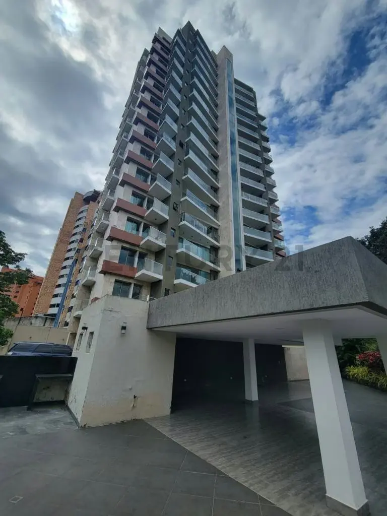 Venta de Pent-House en Obra Gris Residencias Mondriam, Urb. El Bosque, Valencia - 4