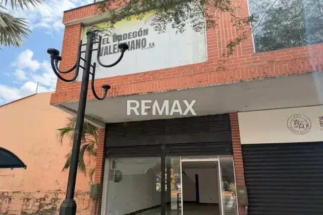 Oportunidad de Local Comercial en venta en la mejor zona de Av. Bolívar