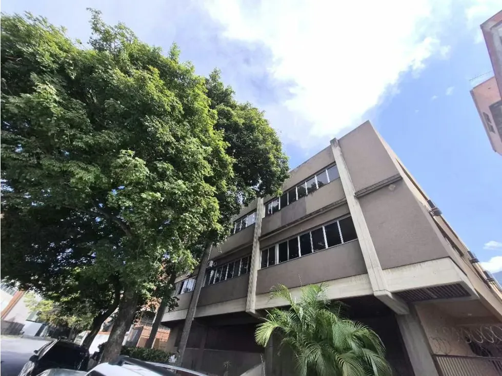En venta edificio industrial 5388m2 La Urbina 2555