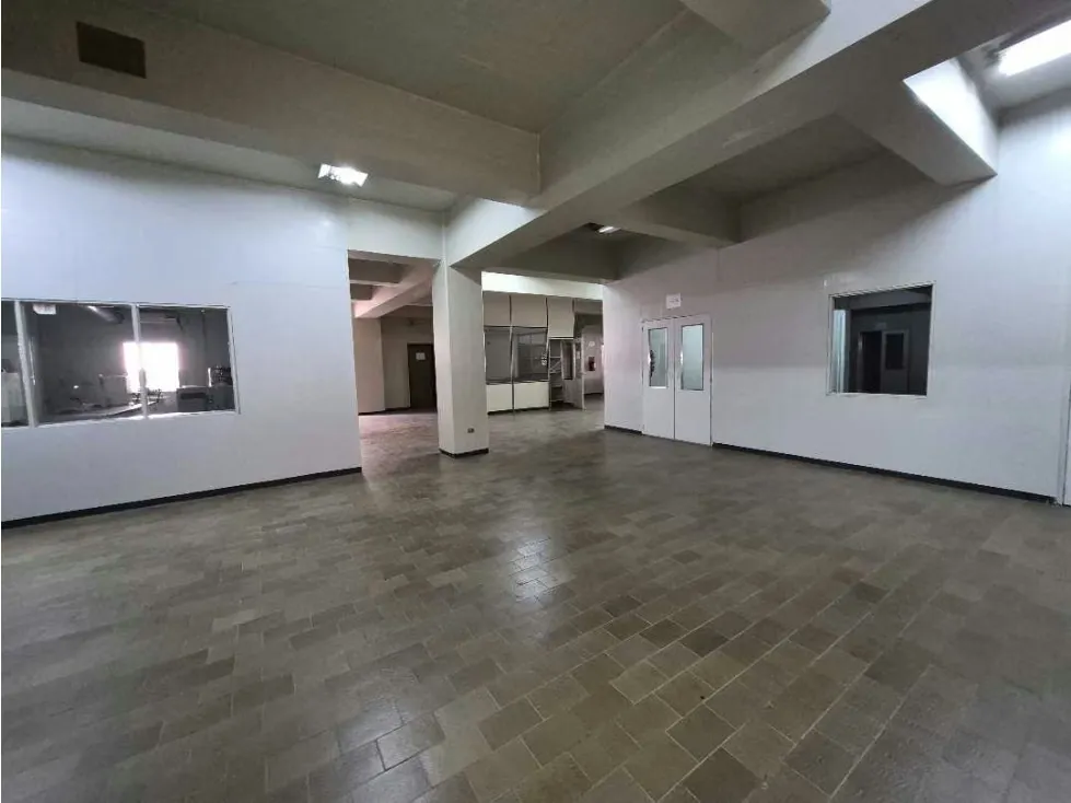 En venta edificio industrial 5388m2 La Urbina 2555 - 7