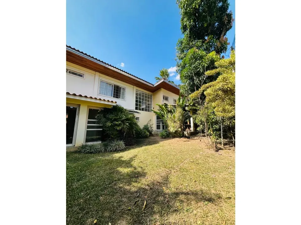 Se vende casa 425m2 6H+S/6.5B+S/3p Alta Florida