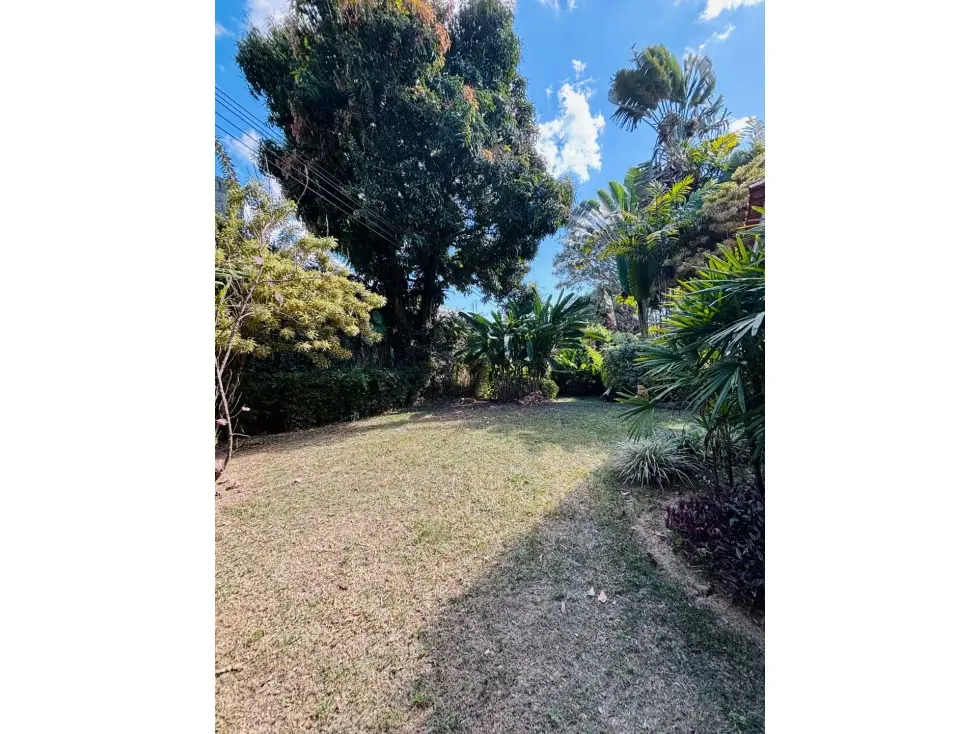 Se vende casa 425m2 6H+S/6.5B+S/3p Alta Florida - 2