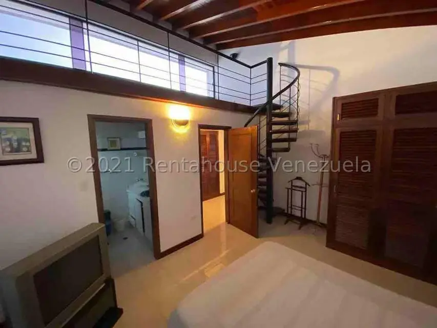Casa (Multipes Niveles) en Venta en Los Naranjos del Cafetal, Distrito Metropolitano - 32