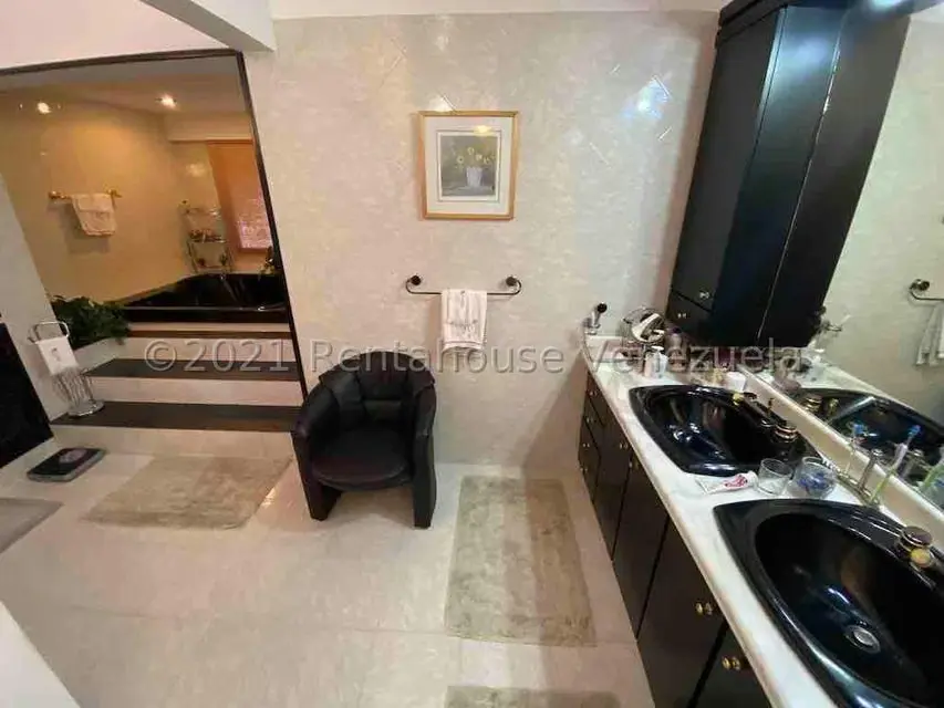 Casa (Multipes Niveles) en Venta en Los Naranjos del Cafetal, Distrito Metropolitano - 41