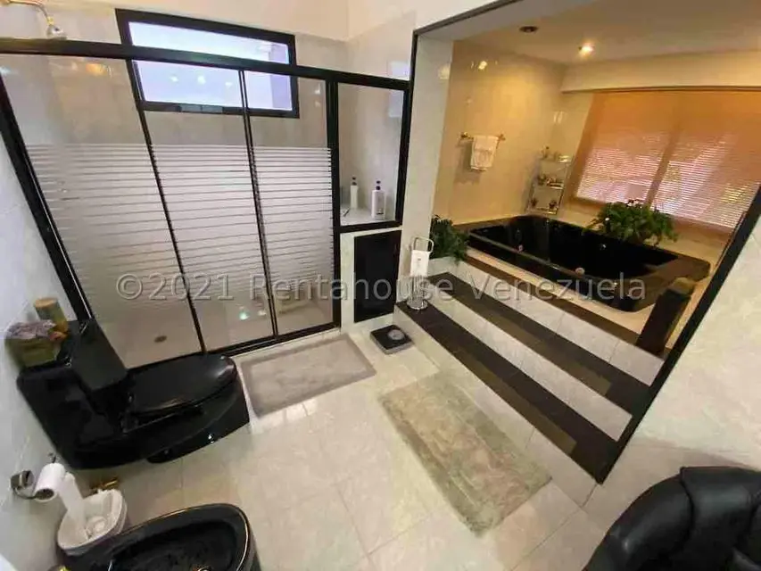 Casa (Multipes Niveles) en Venta en Los Naranjos del Cafetal, Distrito Metropolitano - 42