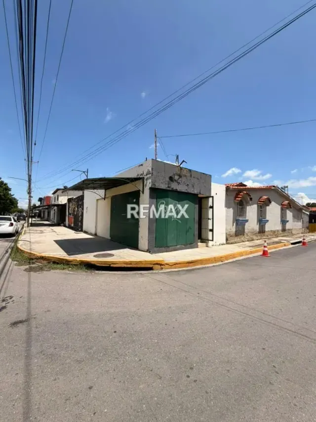 Alquiler de Local Comercial en Plena Avenida El Placer de Valle Hondo Cabudare - 2