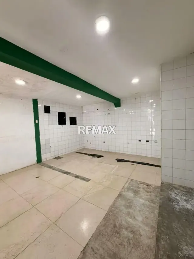 Alquiler de Local Comercial en Plena Avenida El Placer de Valle Hondo Cabudare - 5