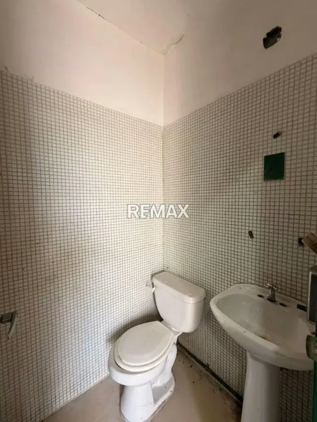 Alquiler de Local Comercial en Plena Avenida El Placer de Valle Hondo Cabudare - 9