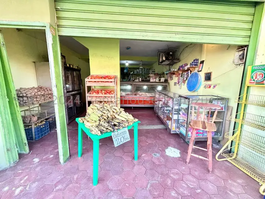 Comercial (Edificio) en Venta en Zona Oeste, Lara - 2