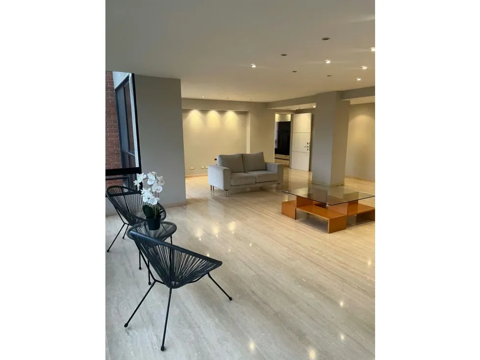 Alquilo apartamento calle cerrada 300m2 Colinas de Valle Arriba 5576 - 3