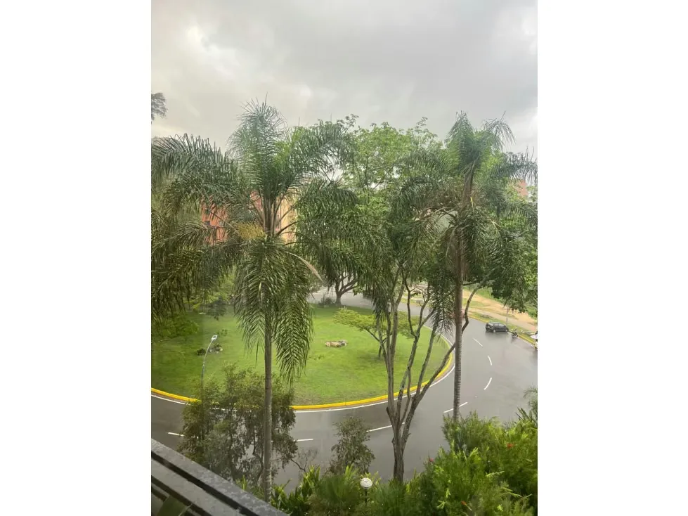 Alquilo apartamento calle cerrada 300m2 Colinas de Valle Arriba 5576 - 5