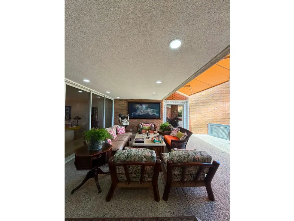 Se vende PB 600m2 4H+S/4.5B+S/8P La Lagunita - 2