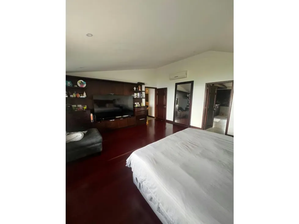 Se vende casa 980m2 La Lagunita 5937 - 23