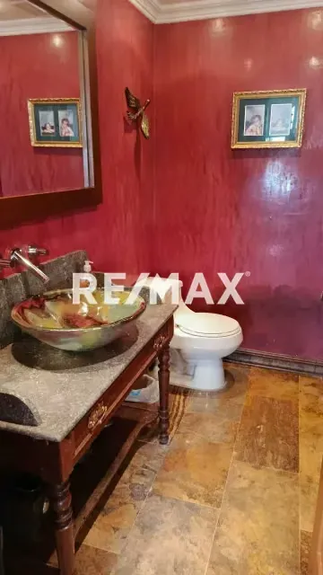 SE ALQUILA BELLO APTO AMOBLADO Y ACTUALIZADO DE 2 PISOS EN EDIFICIO BELEYRE - 13