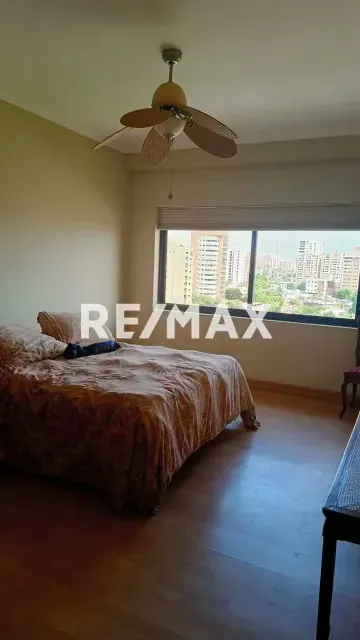 SE ALQUILA BELLO APTO AMOBLADO Y ACTUALIZADO DE 2 PISOS EN EDIFICIO BELEYRE - 7