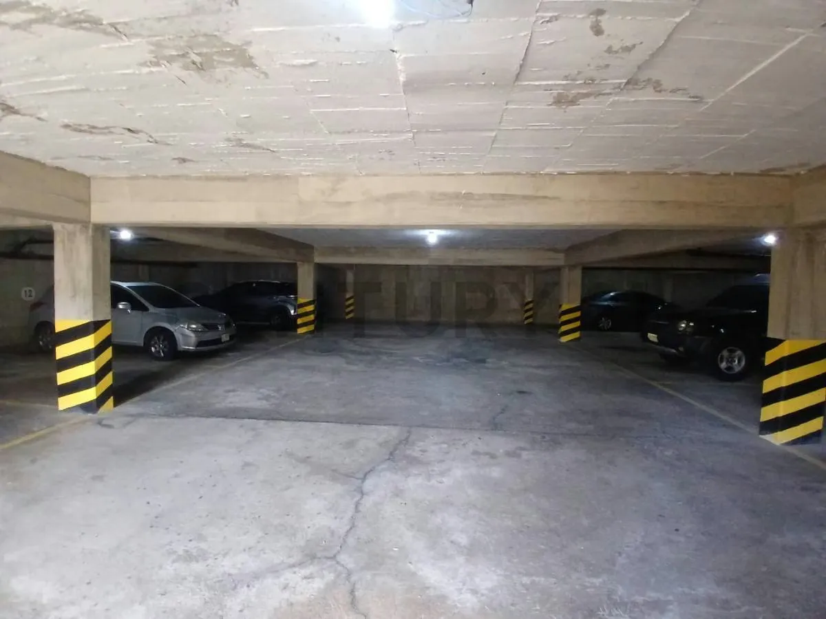 ¡ATENCIÓN INVERSIONISTAS! Penthouse dúplex para remodelar en Urb. Jorge Coll - 24