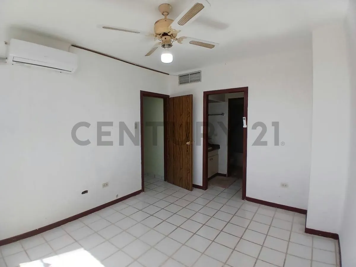 ¡ATENCIÓN INVERSIONISTAS! Penthouse dúplex para remodelar en Urb. Jorge Coll - 10