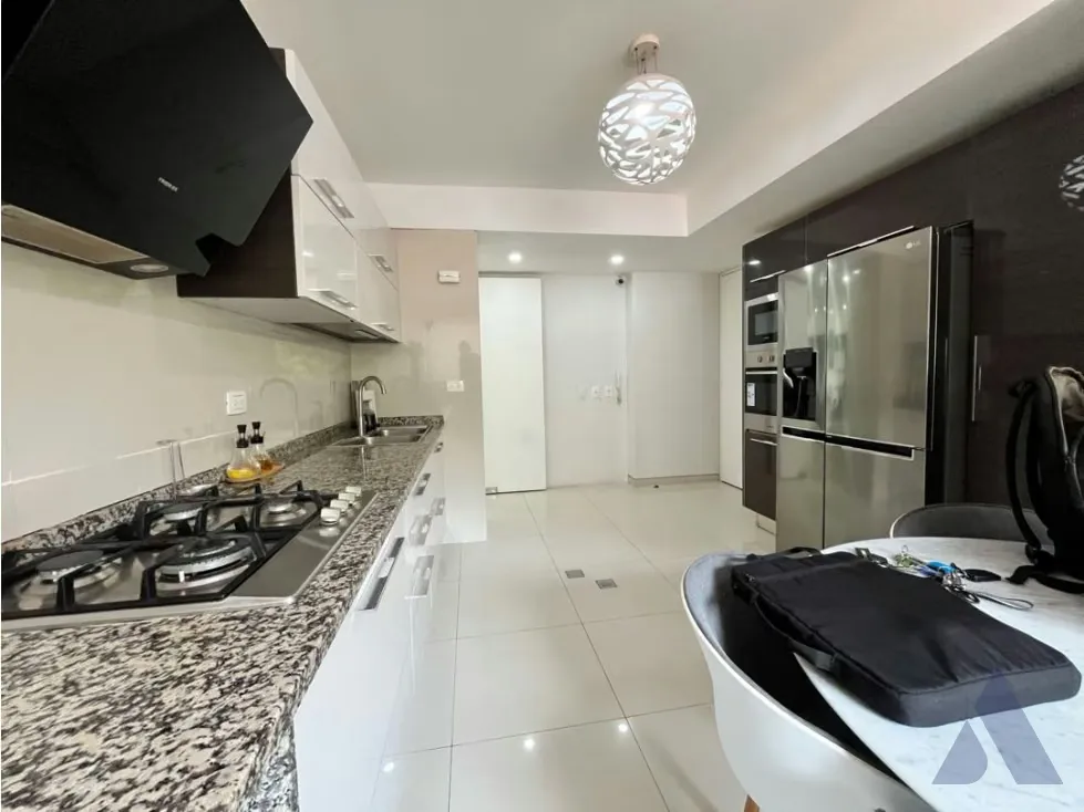 Vendo apartamento en calle privada 215m2 Campo Alegre 6416 - 11
